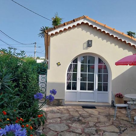Ermitage studio, front de mer, plage 200m Antibes Eksteriør billede